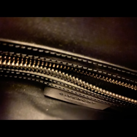 Givenchy medium Antigona patent leather brand new - Picture 9 of 10